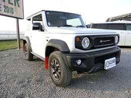 社外グリルでオシャレに決まった1台！ちらっと見えるマッドガードもいい感じです！