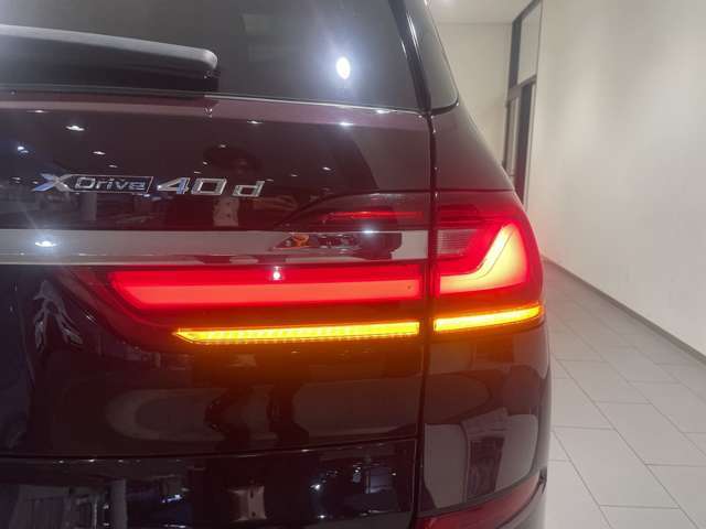 サービスにはドイツ本国と同様に教育と訓練を受け、BMWを知り尽くした「マイスターメカニック」が数多く在籍しております。納車前点検整備で、お客様に安心と安全をお届けいたします。