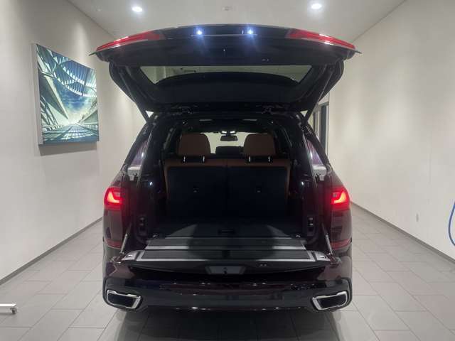時を経ても深い魅力を放ち続けるBMW。より快適にお乗り頂くためにサポートプログラムをご用意しております。※認定中古車保証は登録日より最長4年間まで延長が可能です。
