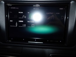 装備人気度が高いナビ付きです。土地勘無い所でも道に迷わず安心ですね！見知らぬ土地へのドライブも一層楽しくなります！