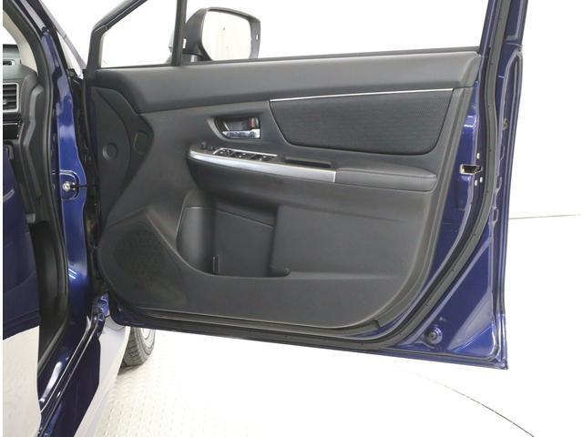 ■運転席ドア内側です。500mlペットボトルを収納できます。季節に関係なく水分補給は本当に重要ですよ。