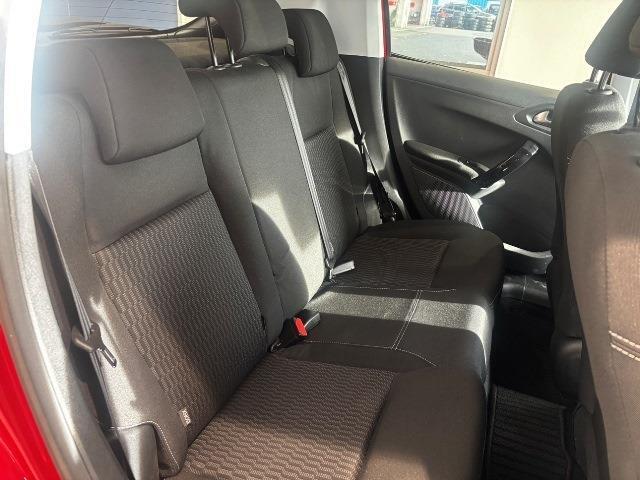 フロントだけでなく、リアシートも広々とした空間が確保されています。