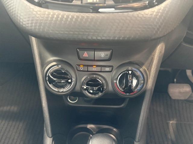 航空機のコックピットをイメージしたボタン！