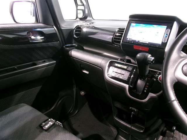 『まるごとクリーニング』施工済みで、キレイ・清潔な車となっております。