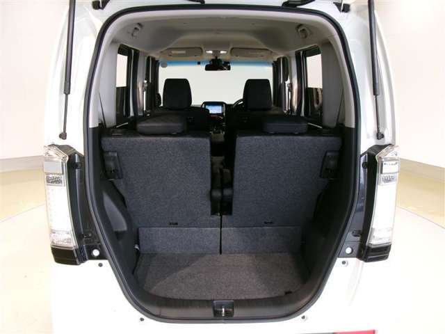 広々としたラゲージスペースを備えています。大きなものや長さのある荷物もしっかりと積み込めます。