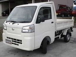 切り替え4WD　ダンプ　5MT　スマートアシスト　エアコン　アイドリングストップ　スペアキー付き