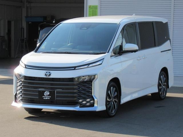 法定12ヶ月点検も自社工場にて実施致します。定期点検記録簿は納車時にお渡しさせて頂きます。