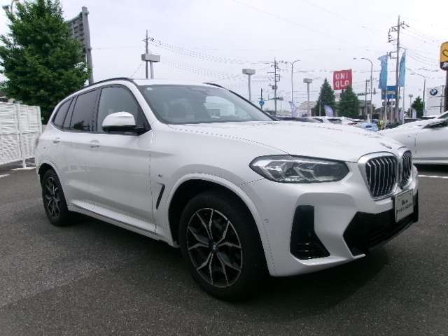 当社ではコーティングも承っております！BMWがお勧めいたしますイノベクションコーティングは塗装面を守りながら新車時の深い光沢と重厚なツヤを保ち続けることができます。愛車を長く綺麗な状態でお乗り頂けます！