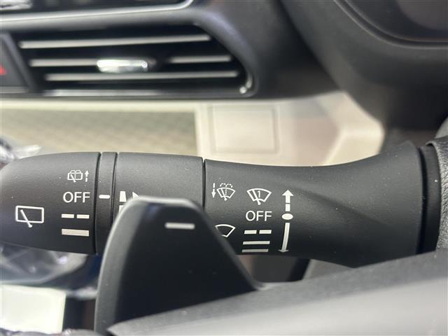 【運転席操作部】快適なドライブを楽しむための機能が装備されています！運転席から触れるので、使いやすいです！除菌プランいれていただくと、さらに清潔で安心していただけます！