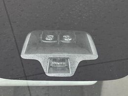 【三菱e-Assist】走行中に前方の車両等を認識し、衝突しそうな時は警報とブレーキで衝突回避と被害軽減をアシスト。より安全にドライブをお楽しみいただけます。