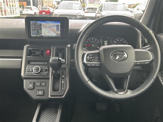 【内装の除菌消臭】車内の細菌やカビを除去しニオイの元となる菌の抑制をします。様々な物質に直接反応して酸化、分解します。人気オプションの一つです。