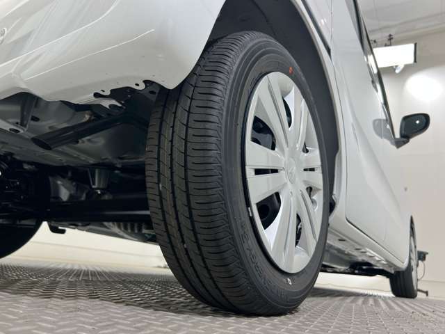 自社の鈑金工場もございますので、万が一のお車の傷直しも当店にお任せ下さい！