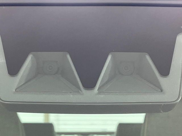 【スマートアシスト】走行中に前方の車両等を認識し、衝突しそうな時は警報とブレーキで衝突回避と被害軽減をアシスト。より安全にドライブをお楽しみいただけます。