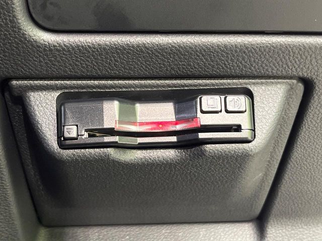 【ETC】高速道路の料金所をストレスなく通過！話題のスポットやサービスエリアに多い「スマートIC」利用時は必須のアイテムです。当店でセットアップを実施、ご納車当日からすぐにご利用いただけます！