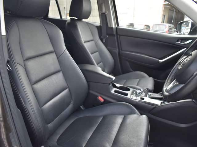 少しでも安心して、お車を見れるように展示車・商談ルームはオゾンの力で隅々まで徹底除菌をしております♪♪
