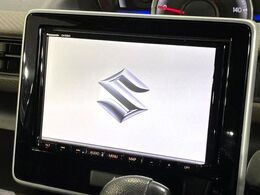 【純正8型ナビ】人気の純正ナビを装備しております。ナビの使いやすさはもちろん、オーディオ機能も充実！キャンプや旅行はもちろん、通勤や買い物など普段のドライブも楽しくなるはず♪