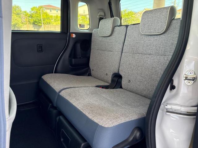 WECARSでは各商談席に大型モニターをご用意しております！見やすい大画面でゆったりと全国の在庫をご覧いただけます！是非ご来店お待ちしております！