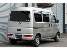 希少な5速マニュアルミッションです。前回ご納車時に、リア5面ウィンドウフィルム施工しています。