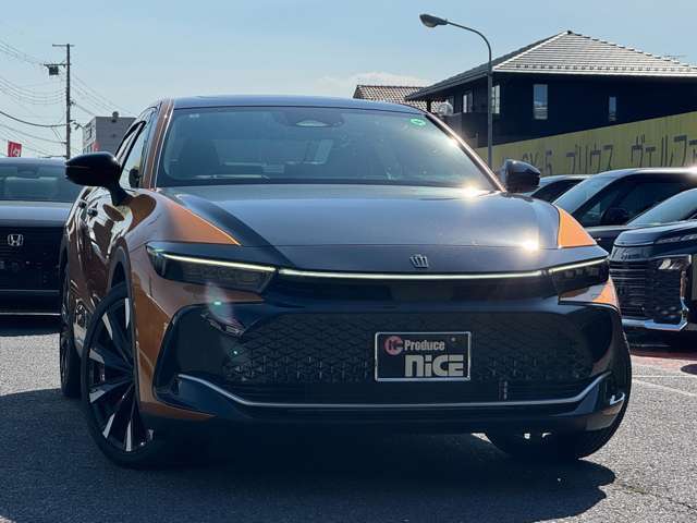 コーナーセンサーをクルマの前後に装備。障害物までの距離に応じてディスプレイ表示と警告音を変えてお知らせ。縦列駐車時や駐車場・車庫などでの取り回しをサポートします。