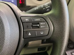 【アダプティブクルーズコントロール】高速道路での長距離走行が楽に！！自動で速度を保つクルーズコントロールが、衝突軽減システムと連携し、前方の車両を感知して車間を保つように速度調節してくれます！！