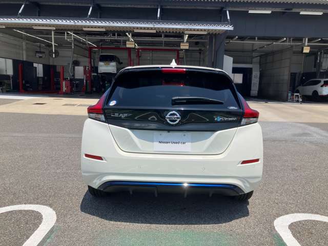 【キーパーコーティング】本当にツヤが良くなって、約束どおりに効果が持続する稀有なカーコーティングを用意しました。コーティングした後は、お好きな時に洗っていただくだけで、ずっとキレイが続きます。