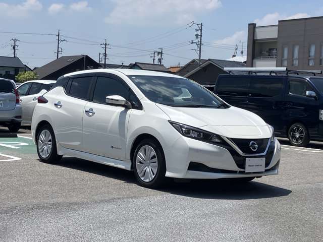 【キーパーコーティング】本当にツヤが良くなって、約束どおりに効果が持続する稀有なカーコーティングを用意しました。コーティングした後は、お好きな時に洗っていただくだけで、ずっとキレイが続きます。