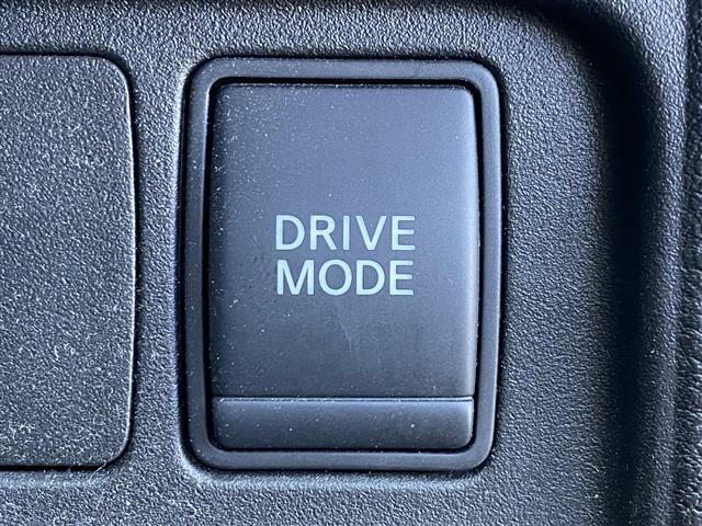 【ドライブモード】例えば、ECOモード・スポーツモード・スノーモード・EVモード等、走行シーンやご状況に合わせて、好きな時に走行モードを切り換えられます！ ※車種によってモードが異なります。