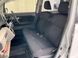 ■ベンチシートになっておりますので、助手席へウォークスルー可能/センターアームレスト付/ネットでは伝えきれないことが沢山ございます。まずはお気軽にお問い合わせください。！