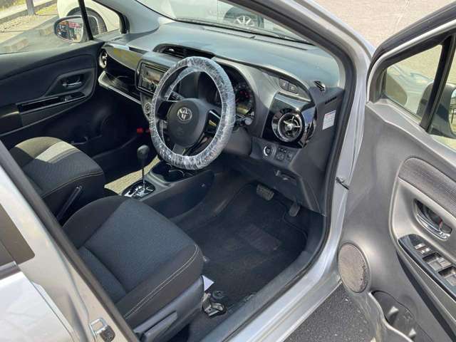車の知識豊富な販売員が、詳しく車両状態をご説明いたします。 不安なことは何でもご相談ください。ご納得していただくまで車両状態を丁寧にご説明いたします。あなたの希望に見合った車がきっと見つかるはずです