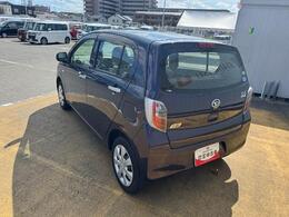 リヤドア・リヤクォーター・バックドアウィンドウにスモークドガラスを採用