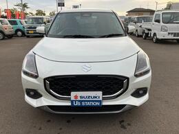 ボディカラーは、ピュアホワイトパール