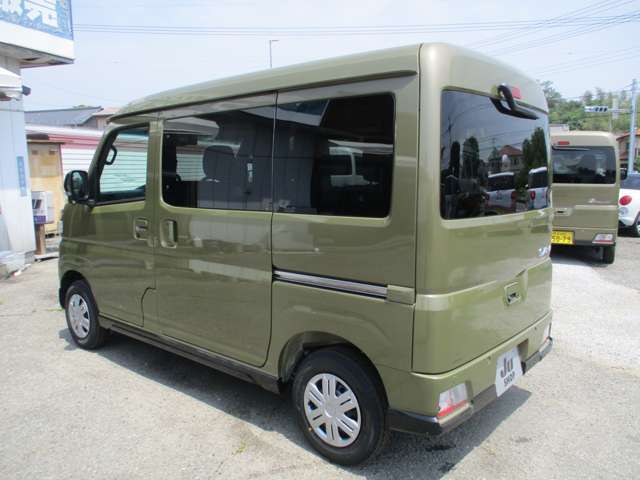 納車時にメーカー新車保証を継承します。購入後も令和12年5月までお近くのダイハツにて無料保証が受けられますのでご安心ください。