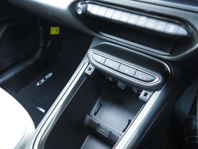 『TAG CARS RONDEN』とはオートモール徳島のサテライトショップとして中古車を販売。徳島トヨタグループTAGが扱うインポートブランドの上質な中古車や保証内容をご提供。