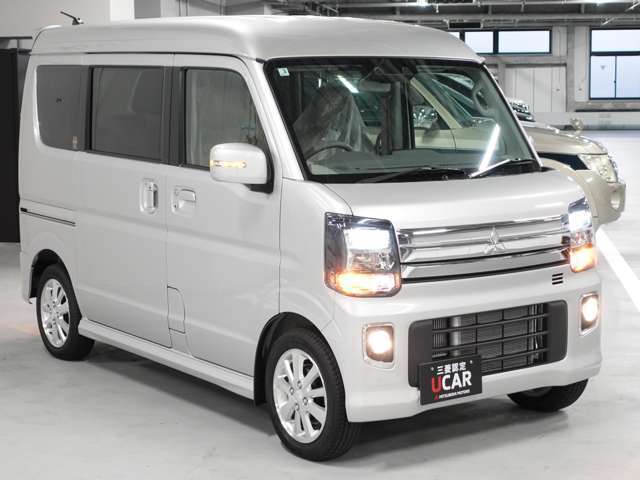 シルキーシルバーメタリック