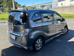 全車、安心の低価格で店頭販売させて頂いております。入庫後は全車スチームクリーナー、リンサークリーナーを使い内装クリーニングしております。納車前整備点検、外装仕上げもご提供。