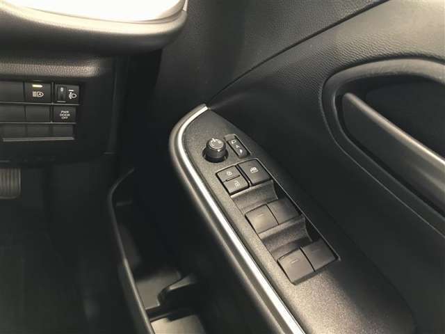 運転席からの操作で空気の入れ替えができて快適な室内空間へ☆