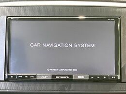【ナビゲーション】目的地までしっかり案内してくれる使いやすいナビ。Bluetooth接続すればお持ちのスマホやMP3プレイヤーの音楽を再生可能！毎日の運転がさらに楽しくなります！！