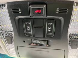 【両側パワースライドドア】スマートキーや運転席のスイッチで後席両側スライドドアの開閉が可能♪電動だから力を入れてドアを開ける必要が無く、小さなお子様でも簡単に開け閉めでき快適です♪