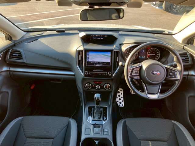 【整備工場完備】ご安心してお乗り頂くため環境を整えております。お車の定期メンテナンスの他、車検やタイヤ交換などもお任せください！