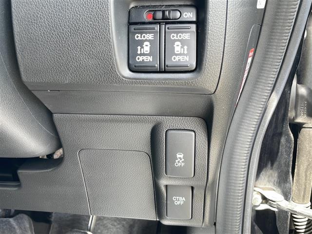 気になる車はすぐにお問い合わせください！画面右側の0066から始まる無料ダイヤルからお問い合わせ下さい！専門スタッフがお車のご質問にお答えいたします！