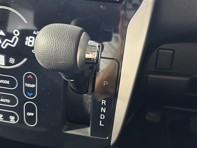 【シフトレバー】シフトも操作しやすく快適なドライブを楽しんでいただけます！