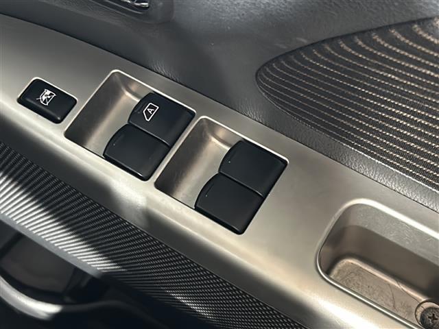 【窓操作部】軽い力で、窓を開けたり閉めたりすることができます！掲載箇所以外にご希望の写真がございましたら、お気軽にお問い合わせ下さい！メールや郵送でお送りさせていただきます。