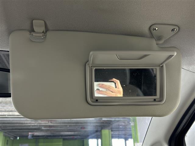 【バックミラー】大きくて見やすいので、後方を見るときも安心です！