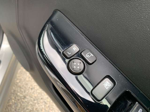 電動格納ドアミラー