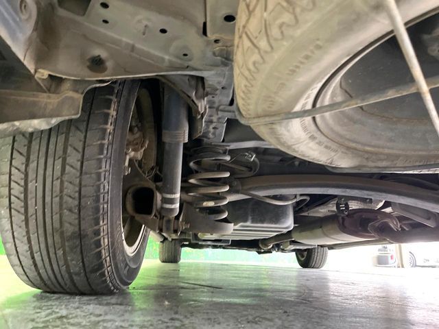 お車を安心してお乗りいただく為には、足回りの定期点検が欠かせません。サービスサポート（有償保証）では無料点検もご提供しており、安心のカーライフをお過ごしいただけるサポート体制が整っています。