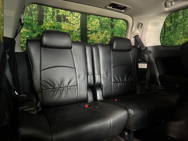 3列目シートはもちろん状態良好☆大人でもゆったりと座って頂けますので、大人数でのお出かけもラクラクです♪ご家族で、気の知れた仲間で、ドライブに行くのが楽しみですね♪