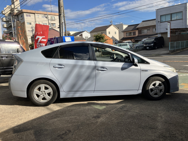 国産中古車やピックアップカー・輸入車・並行車の注文販売も承っております名古屋市中村区の中古車販売店UKエンジニアズ 国産車 名古屋