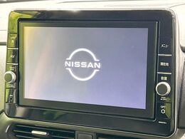 【大画面ナビ】人気の大型10インチナビを装備。存在感のある大画面はインパクト大！ナビ利用時のマップ表示は見やすく、テレビやDVDは臨場感がアップ！いつものドライブがグッと楽しくなります♪