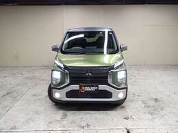 【LEDヘッドライト】悪天候や夜間走行時も良好な視界を確保し安心して運転できる高輝度LEDヘッドライトを装備！点灯速度が早く、消費電力も抑えられています