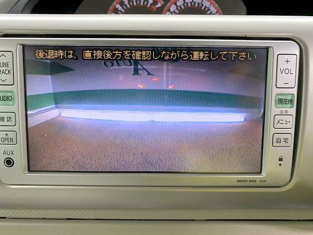 バックカメラがついて後方確認が簡単にできます！苦手としている車庫入れ等も安心して出来ますね！凄く需要の高い装備ですので、最初から付いていれば言う事なしですよね！？